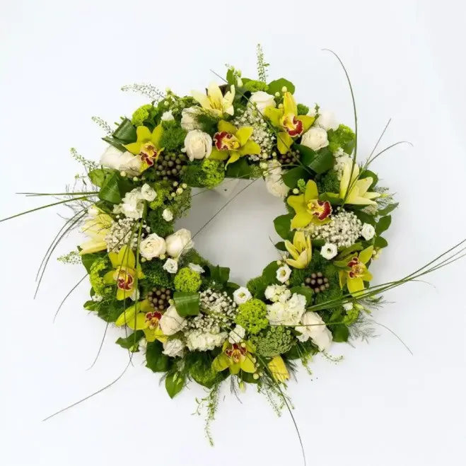 Comprar Corona Deluxe en Tonos Blancos y Amarillos en Barcelona | Flores Funerarias