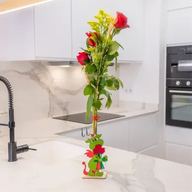 Comprar Figura Artesanal amb Drac i Rosa a Mà a Barcelona | ROSES SANT JORDI