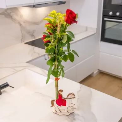 Comprar Figura Artesanal amb Princesa i Roses a Barcelona | ROSES SANT JORDI