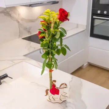 Comprar Figura Artesanal amb Princesa i Roses a Barcelona | ROSES SANT JORDI