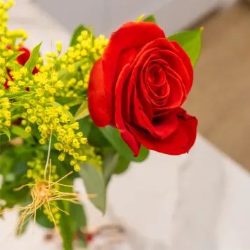 Comprar Figura Artesanal amb Princesa i Roses a Barcelona | ROSES SANT JORDI