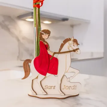 Comprar Figura Artesanal con Princesa y Rosas en Barcelona | ROSAS SANT JORDI