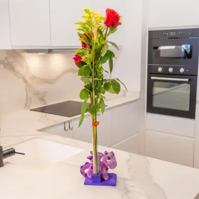 Comprar Figura Artesanal amb Drac Petit i Roses a Barcelona | ROSES SANT JORDI