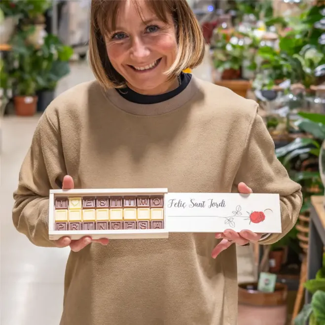 Comprar Caixa de Xocolatines “T'estimo princesa” a Barcelona | ROSES SANT JORDI