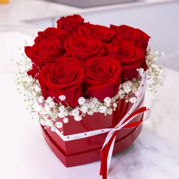 Comprar Caja corazón de 9 rosas rojas en Barcelona | FLORES PARA SAN VALENTÍN
