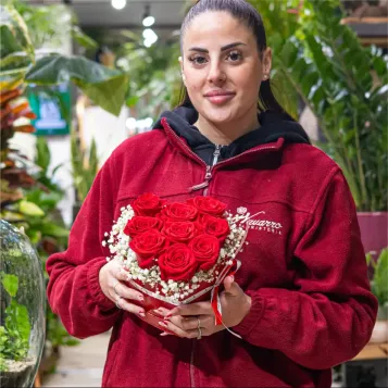 Comprar Caixa cor de 9 roses vermelles a Barcelona | FLORS SANT VALENTI