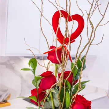 Comprar Cilindro piramidal 9 rosas en Barcelona | FLORES PARA SAN VALENTÍN