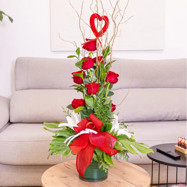 Comprar Cilindro piramidal 9 rosas en Barcelona | FLORES PARA SAN VALENTÍN