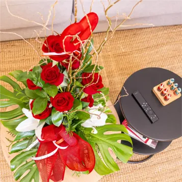 Comprar Cilindre piramidal 9 roses a Barcelona | FLORS SANT VALENTI