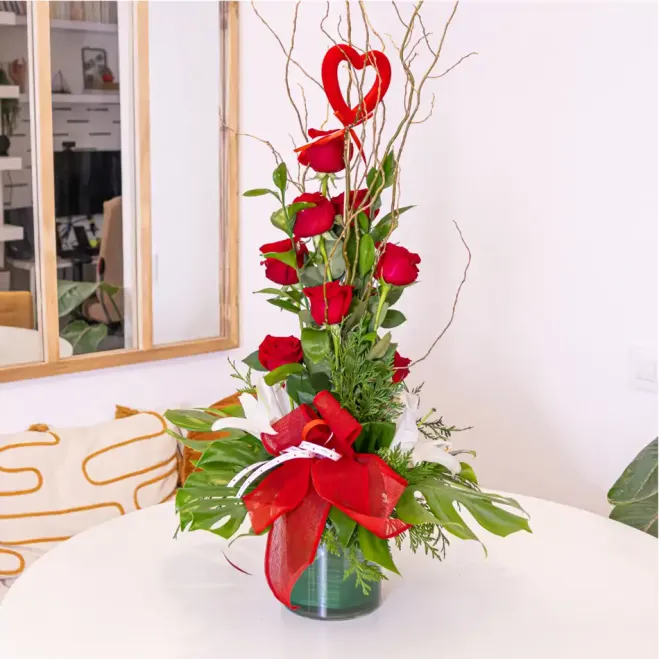 Comprar Cilindro piramidal 9 rosas en Barcelona | FLORES PARA SAN VALENTÍN