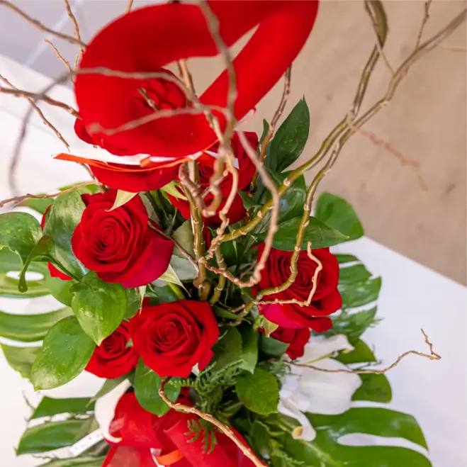 Comprar Cilindro piramidal 9 rosas en Barcelona | FLORES PARA SAN VALENTÍN