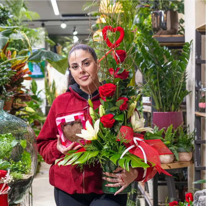 Comprar Cilindre piramidal 9 roses a Barcelona | FLORS SANT VALENTI