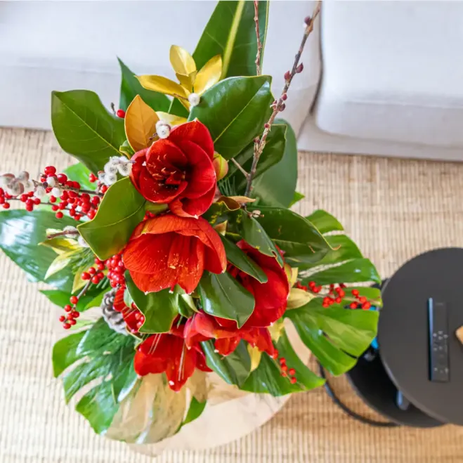 Comprar Jarrón navideño Elegancia Radiante en Barcelona | Ramos y centros de flores de Navidad