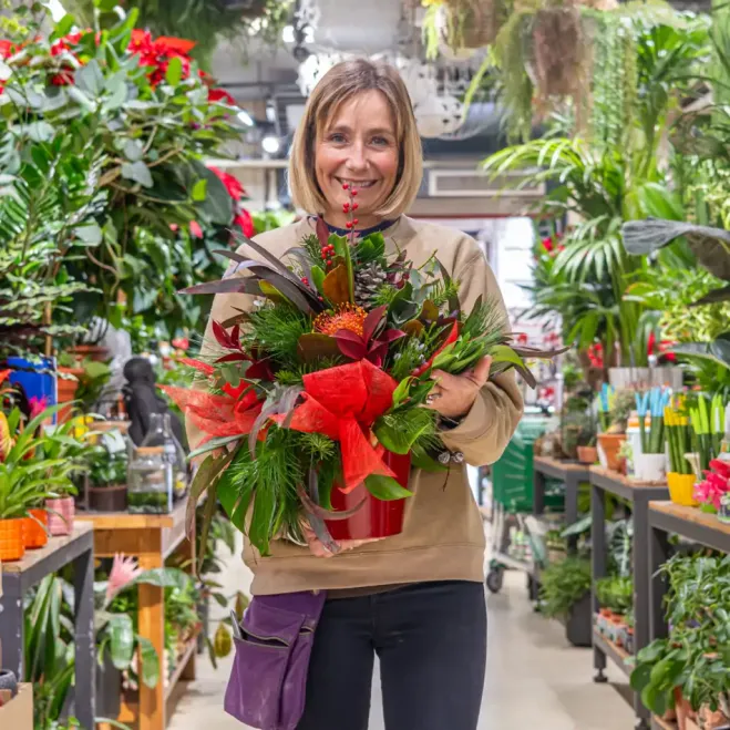 Comprar Centro navideño esencia invernal en Barcelona | Ramos y centros de flores de Navidad