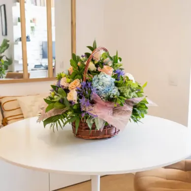 Comprar Cesta Variada con  Hortensias en Barcelona | Centros de Flores 2