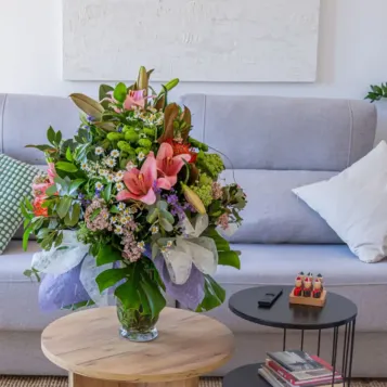 Comprar Jarrón de Flor variada Soft en Barcelona | Flores