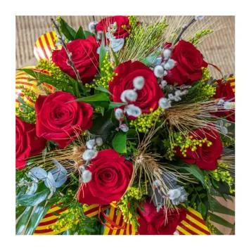 Comprar Centro de 10 Rosas en Base de Cerámica en Barcelona | Rosas Sant Jordi