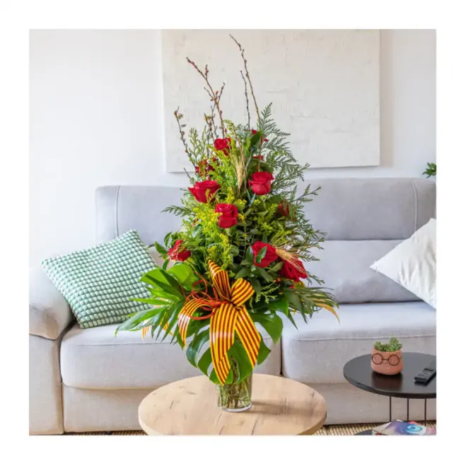 Compra Piramidal Roses Vermelles a Barcelona | Roses Sant Jordi
