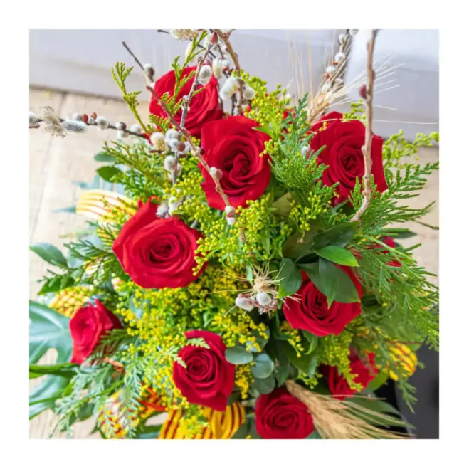 Compra Piramidal Roses Vermelles a Barcelona | Roses Sant Jordi