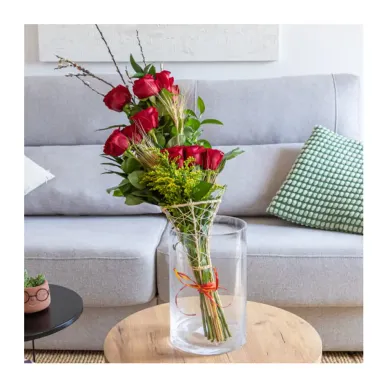 Compra Cono de 12 Rosas Rojas en Barcelona | Rosas Sant Jordi 2