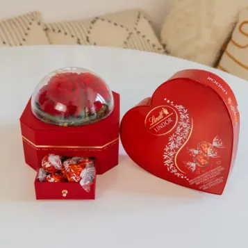 Comprar Caja de Amor Eterno con Dulce Sorpresa en Barcelona | Flores San Valentín