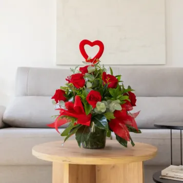 Comprar Jarrón de Cristal con 10 Rosas en Barcelona | Flores San Valentín