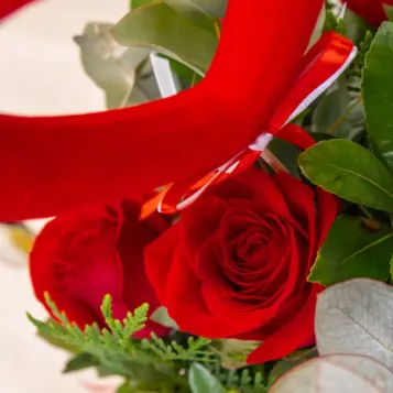 Compra Gerro de Vidre amb 10 Roses a Barcelona | Flors Sant Valentí