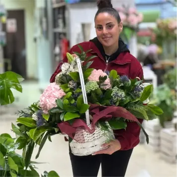 Compra Cistella Garden Pink a Barcelona | Flors Dia de la Mare