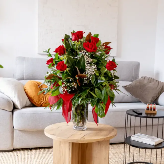 Comprar Jarrón Piramidal Rosas en Barcelona | Rosas Sant Jordi