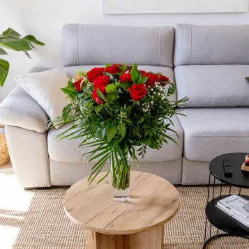 Compra Ramo de 12 Rosas Rojas en Barcelona | Rosas Sant Jordi