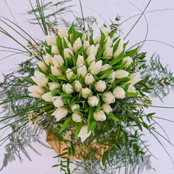 compra 51 Tulipans en Base de Vidre a Barcelona | Flors