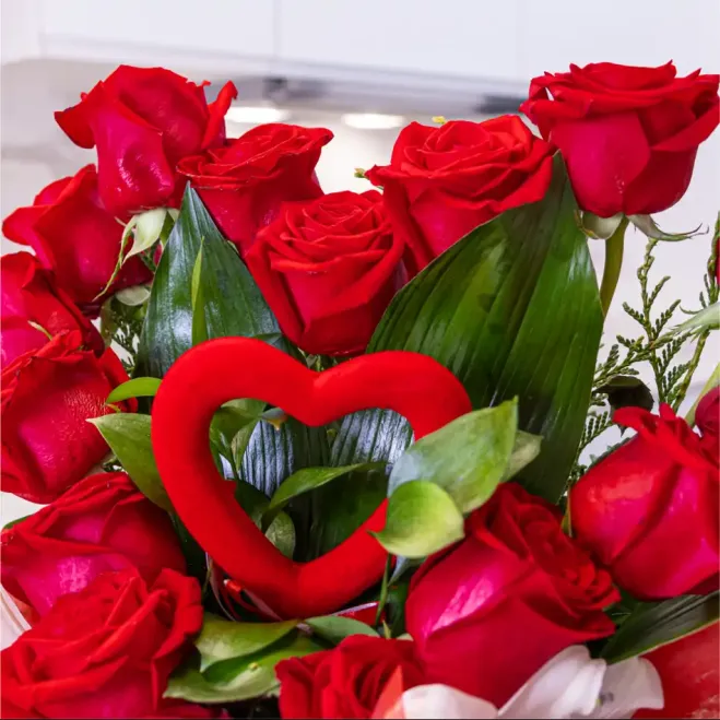 Compra Cor Floral de Roses Rojas Especial per a Sant Valentí a Barcelona | Flors Sant Valentí