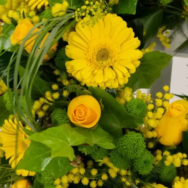 Comprar Corona de Mimosa y Rosas en barcelona | Flores para Funeral 2