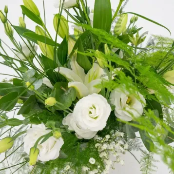 Minijarrón silvestre tonos blancos en Barcelona | Flores Navarro