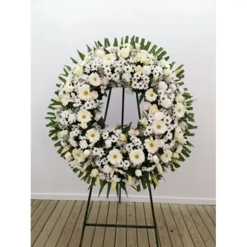 Comprar Corona Anémona en tonos blancos en Barcelona | Coronas