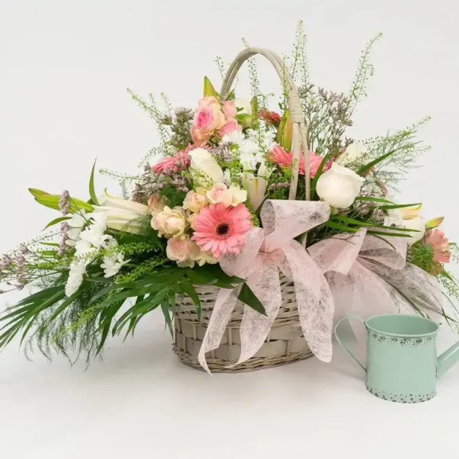 Compra Cistella Romàntica a Barcelona | Centres de Flors