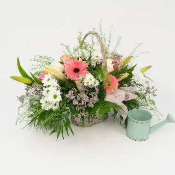 Comprar Cesta Romántica en Barcelona | Centros de Flores