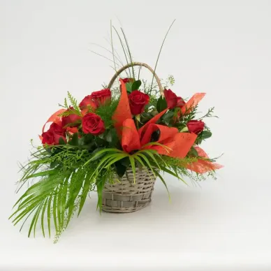 Compra Cistella de Roses a Barcelona 1 Centres de Flor