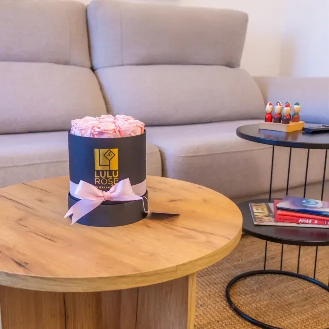 Compra Caixa de Roses Preservades LULU Rose a Barcelona | Flors Artificials o Liofilitzades