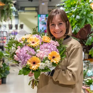 Compra Ramo de Hortensia Brisa Delicada en Barcelona | Ramos de Flores