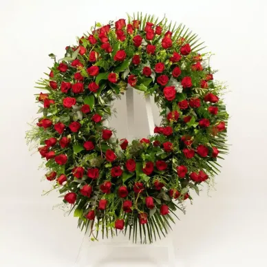 Compra Corona de Roses a Barcelona | Flors per a Difunts