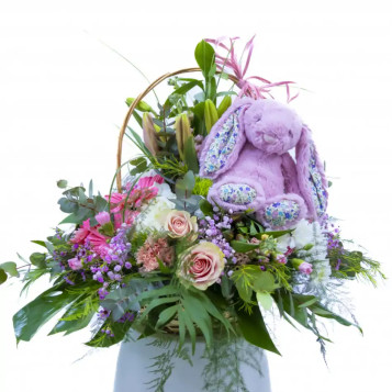 Comprar Cesta de Flor Variada con Peluche en Barcelona | Nacimientos