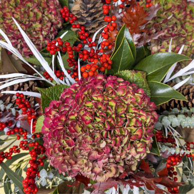 Jarrón navideño grande | Flores, verdes y piñas 2