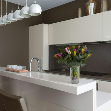 Mini gerro de tulipes variades i eryngium – Composició floral amb estil