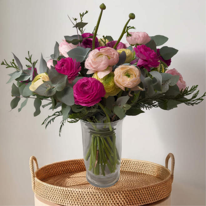 Ram de ranúnculs rosats – Delicadesa i romanticisme floral