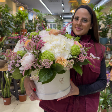 Caixa Flor Deluxe | Flors Premium amb Hortensia i Peònia a Barcelona | Flors Navarro 2