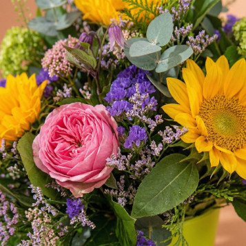 Centre Floral amb Gira-sols i Roses | Arranjament de Primavera | Flors Navarro Barcelona