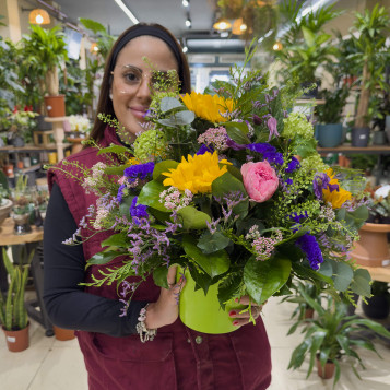 Centre Floral amb Gira-sols i Roses | Arranjament de Primavera | Flors Navarro Barcelona