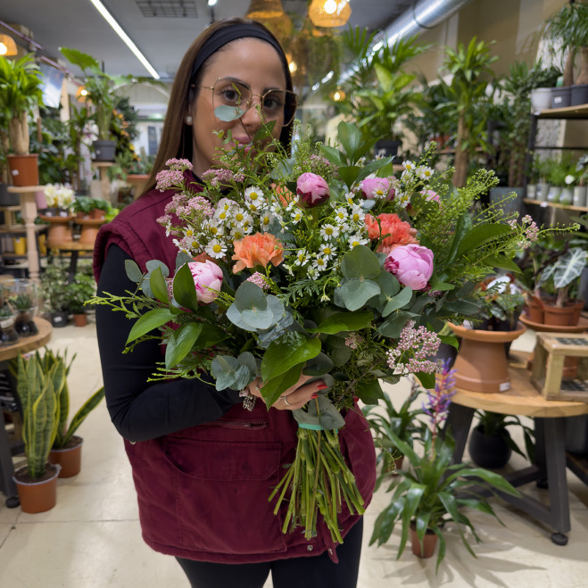 Ramo de Peonías Sara | Bouquet Romántico con Flores Naturales | Flores Navarro Barcelona