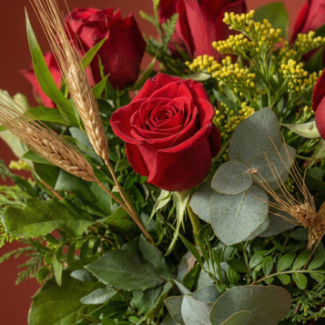 Ramo de 10 rosas rojas | Bouquet clásico para Sant Jordi